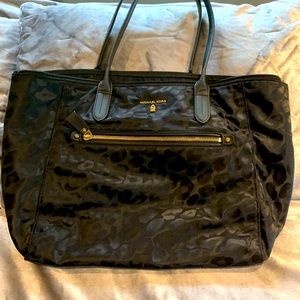 Michael Kors Nylon Kelsey LG TZ BLACK CHEETAH PRINT TOTE